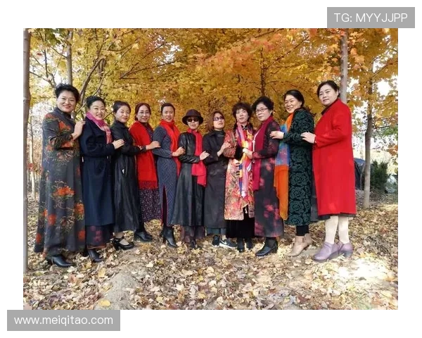 小向由美：时间的魔法师，定格岁月的优雅